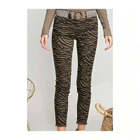 🆕Easel Distress Faded Olive Zebra Print Skinny Pants🆕 - Picture 3 of 12